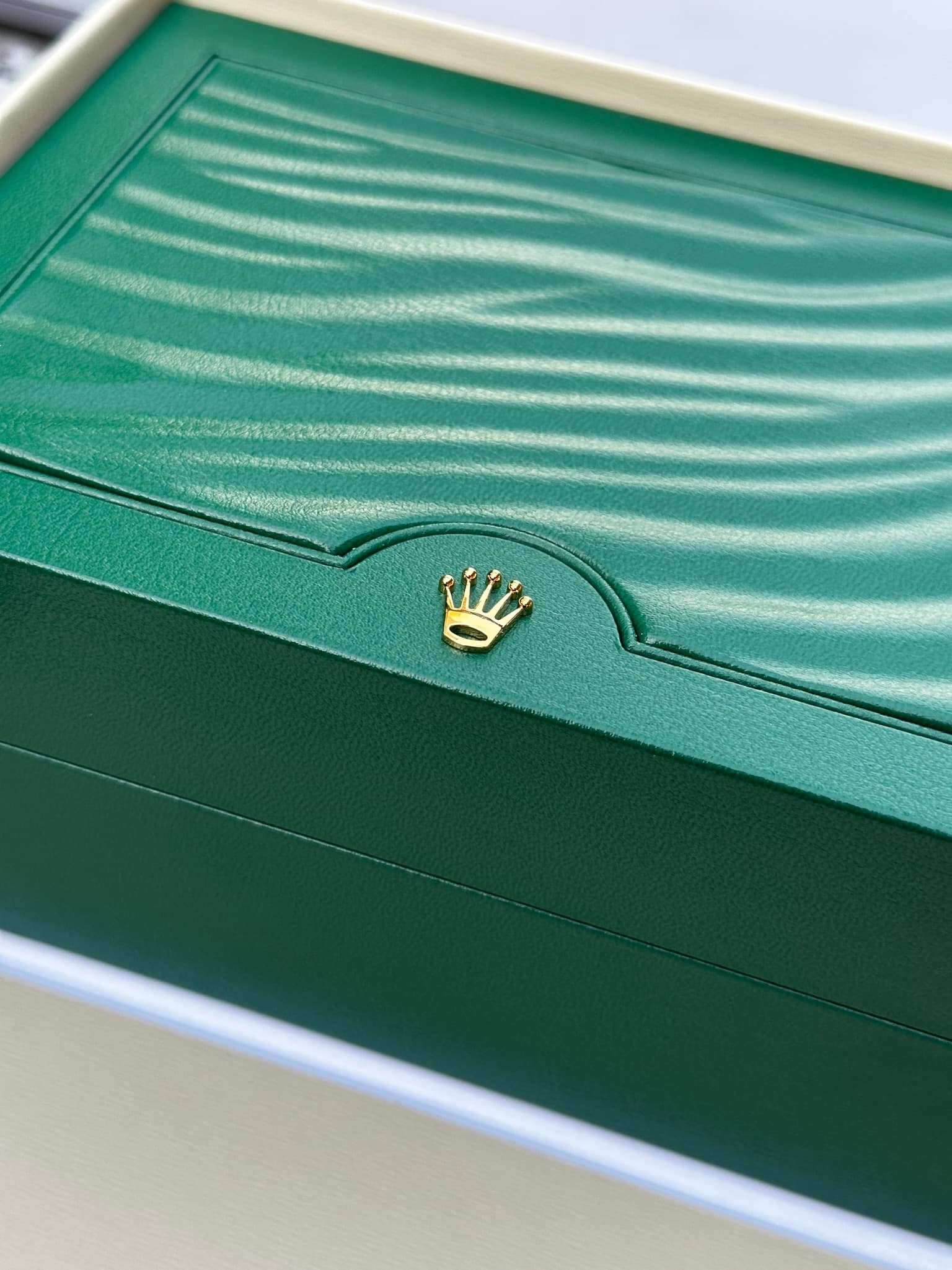 Rolex green box detail